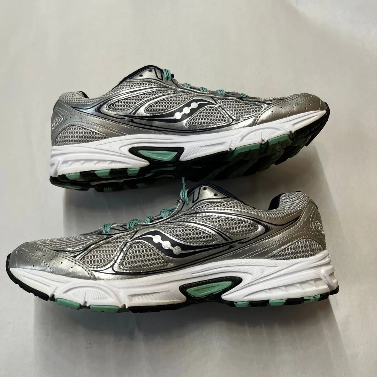 SAUCONY Women's Grid Cohesion 7 -Silver/Navy/Green- Running Shoe Size 11M Preowned